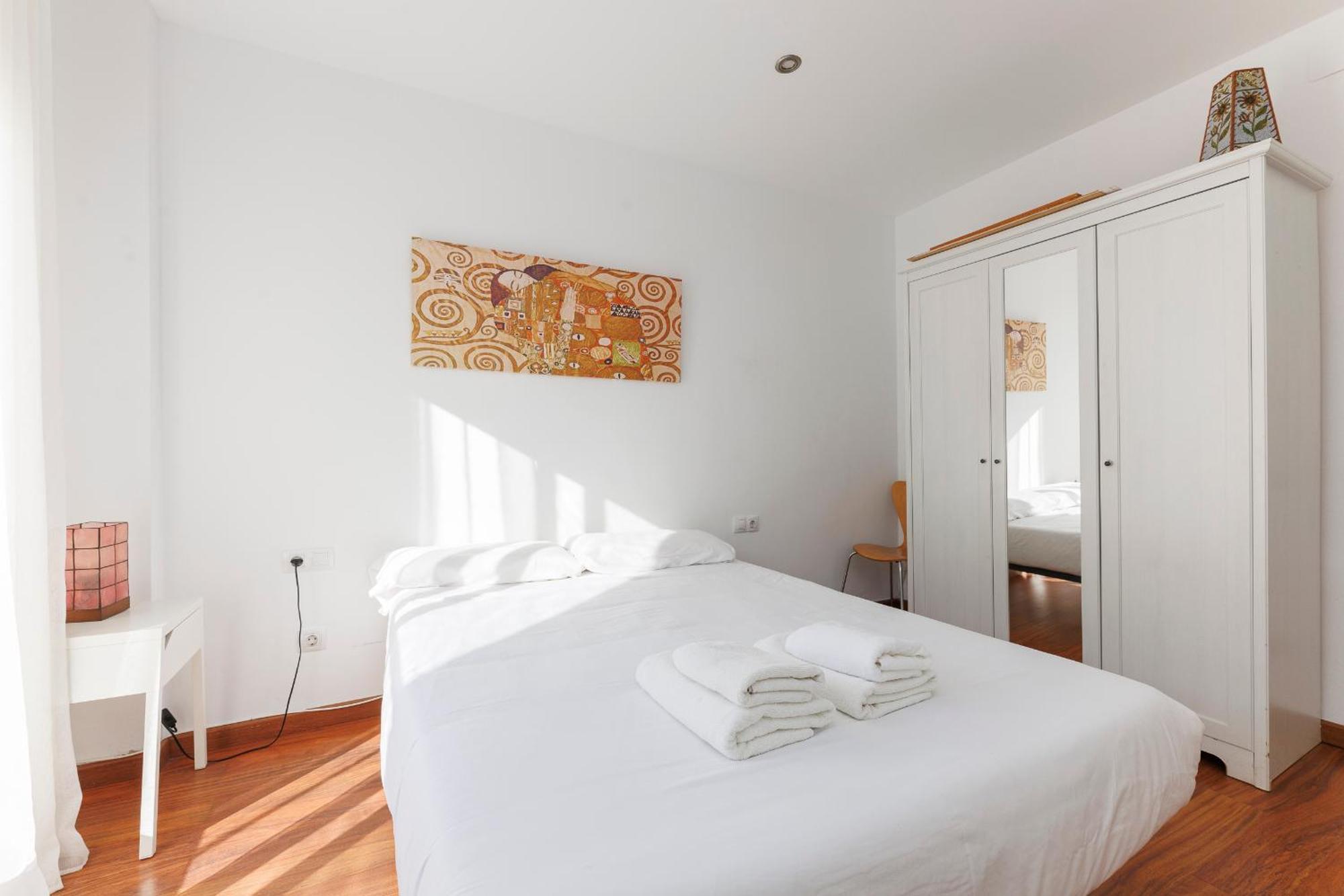 Aparteasy - Private Terrace, 3-bedroom Appartement Barcelona